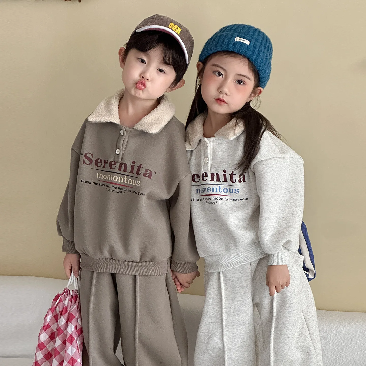 2025 شتاء جديد الأطفال ملابس طويلة الأكمام مجموعة زائد المخملية سميكة بنين بنات التلبيب بلوزة من الصوف دعوى الاطفال مجموعة رياضية دافئة