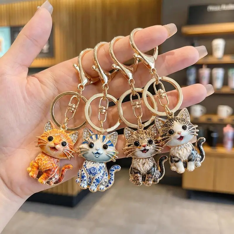 Katzen-Schlüsselanhänger im Paar-Stil, Emaille-Legierung, Kätzchen-Anhänger, 5 Farben, trendiger Schlüsselring für Männer und Frauen, zur Dekoration von Handtaschen und Rucksäcken – Detail 4