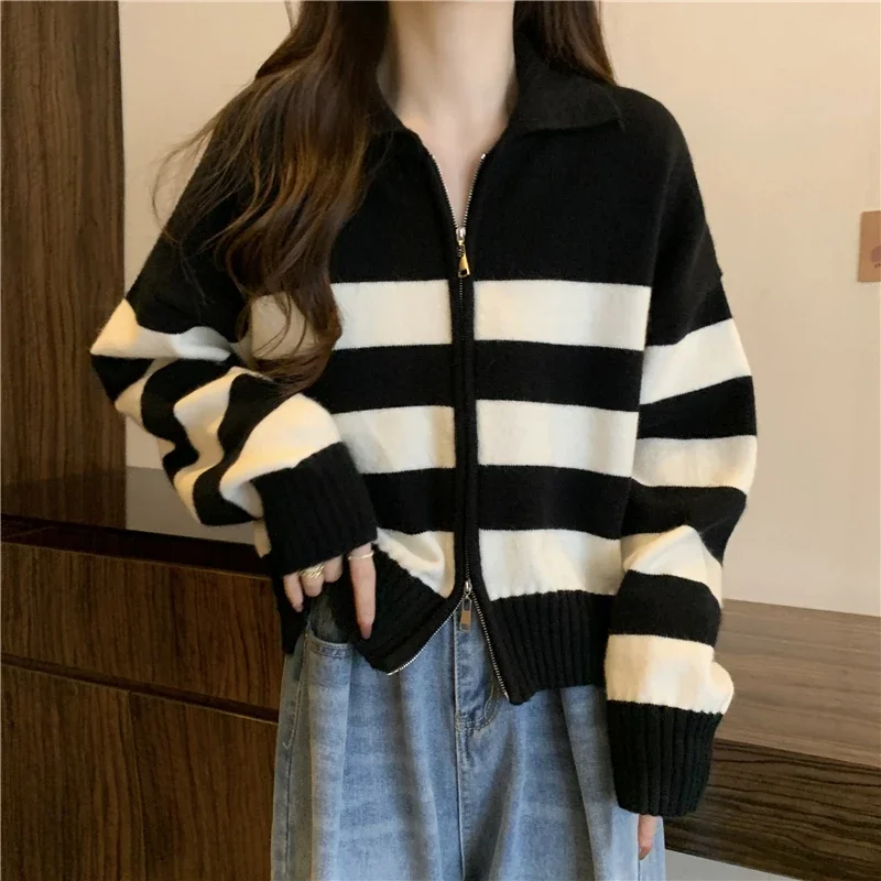 Autumn Winter Stripes Turn-down Collar Warm Sweaters Women Fashion Vintage Commute Double Zipper Loose Knitted Cardigan