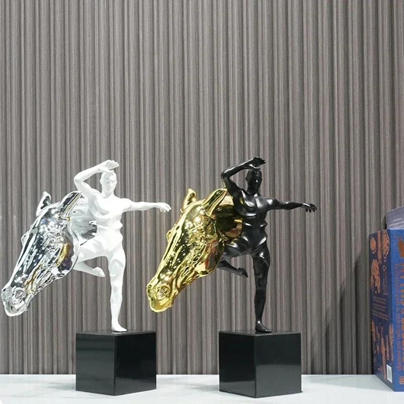 

Роскошные металлические украшения в виде головы лошади и скульптуры персонажей, домашние мягкие произведения искусства, настольный ТВ, шкаф, статуя, орнамент по индивидуальному заказу