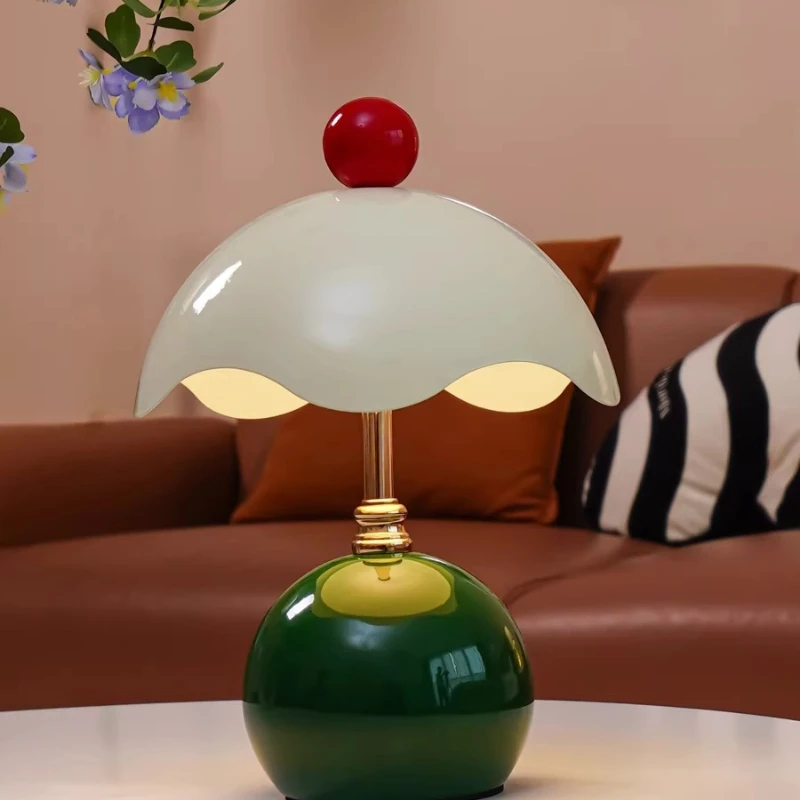 

Eggshell table lamp original design creative high-end light luxury table lamp bedroom bedside table full spectrum three-color li