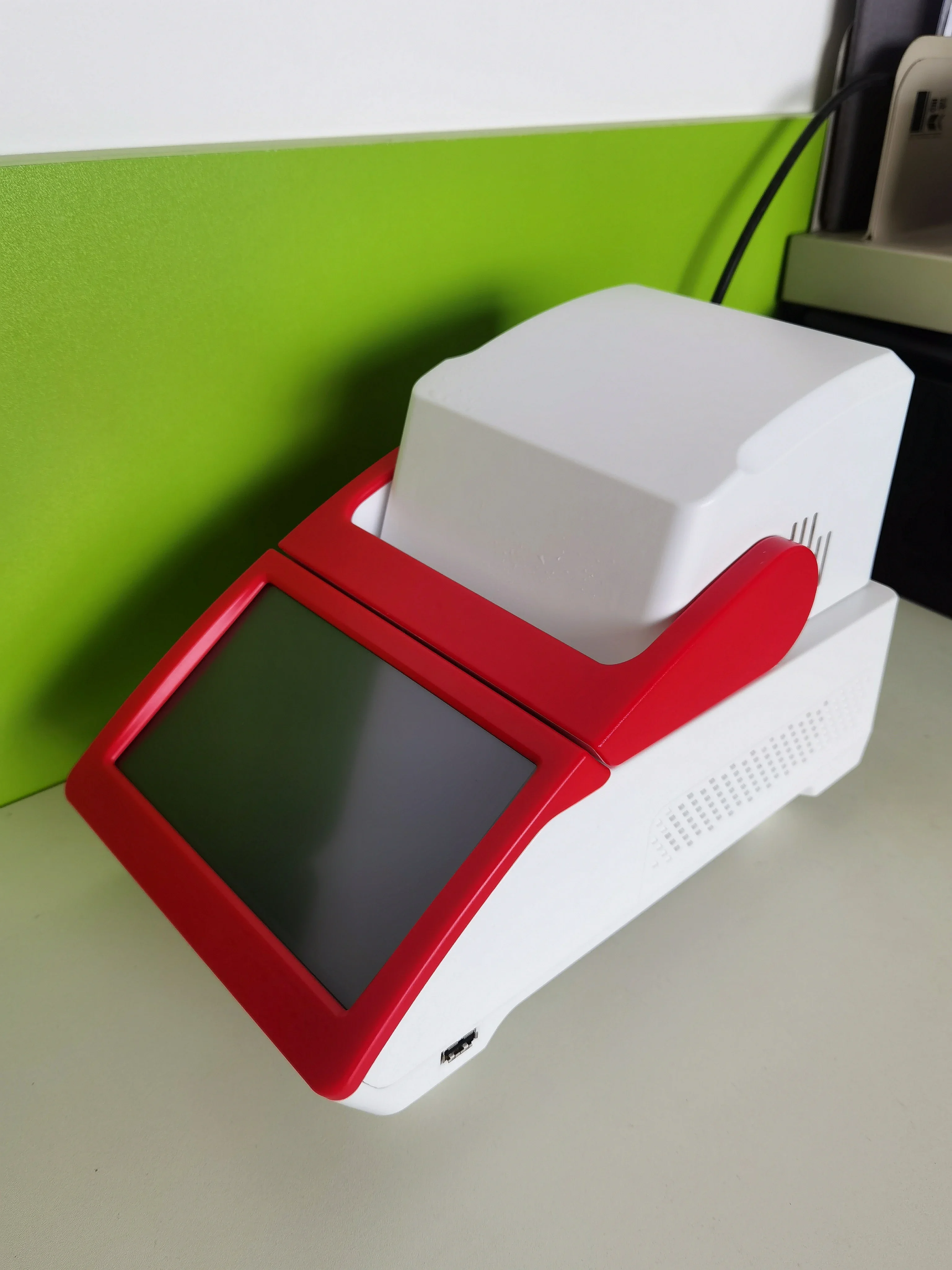 Portable Quantitative PCR Thermal Cycler LED Display