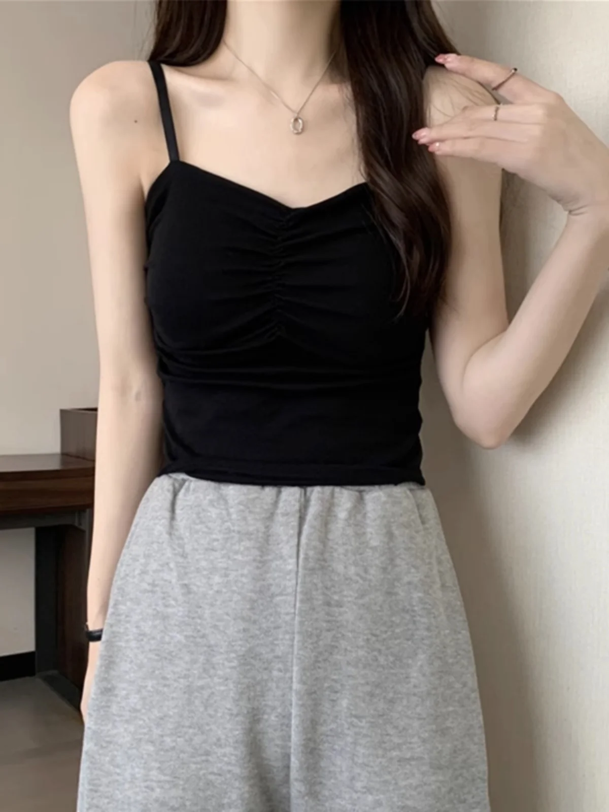 Women's Small Strap Vest Summer Suit Inner Wear Integrated Base Layer Beautiful Back Bra with Chest Pad Hong Kong Style Top