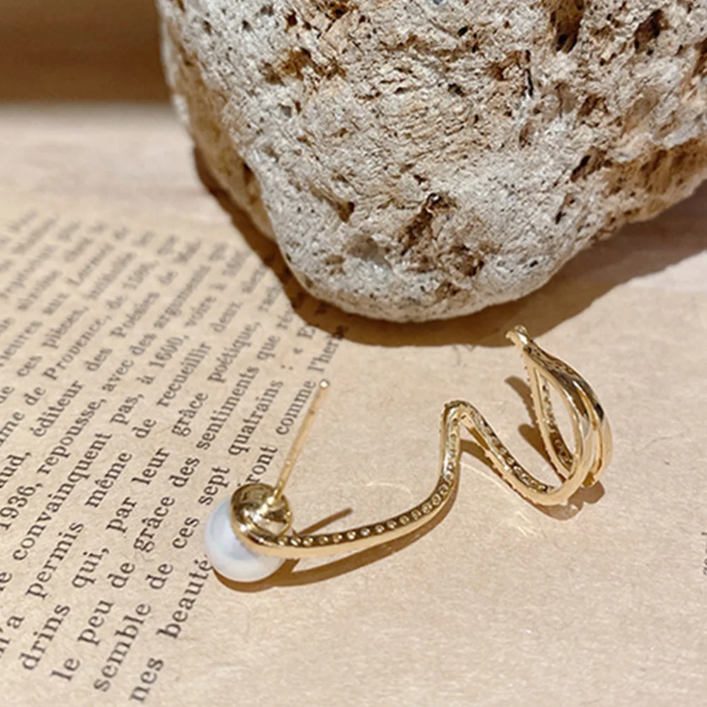 

1Pair Pearl Earrings for Women Sweet Fashionable Ear Climber Studs Rhinestone Crawler Earrings Elegant Evening Gown Jewelry