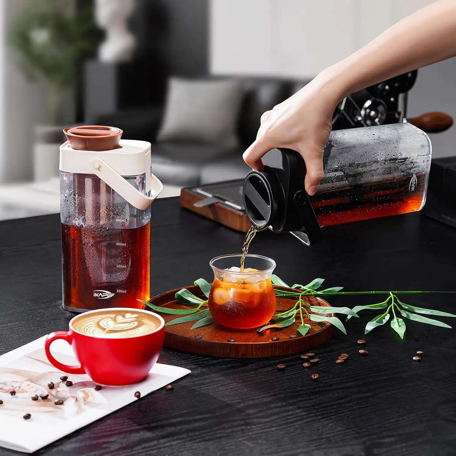 ماكينة صنع القهوة الباردة IKAPE بوزن 33.8 أونصة مع فلتر قابل للإزالة وصنبور مانع للتسرب للقهوة المثلجة والشاي، جسم بلاستيك تريتان