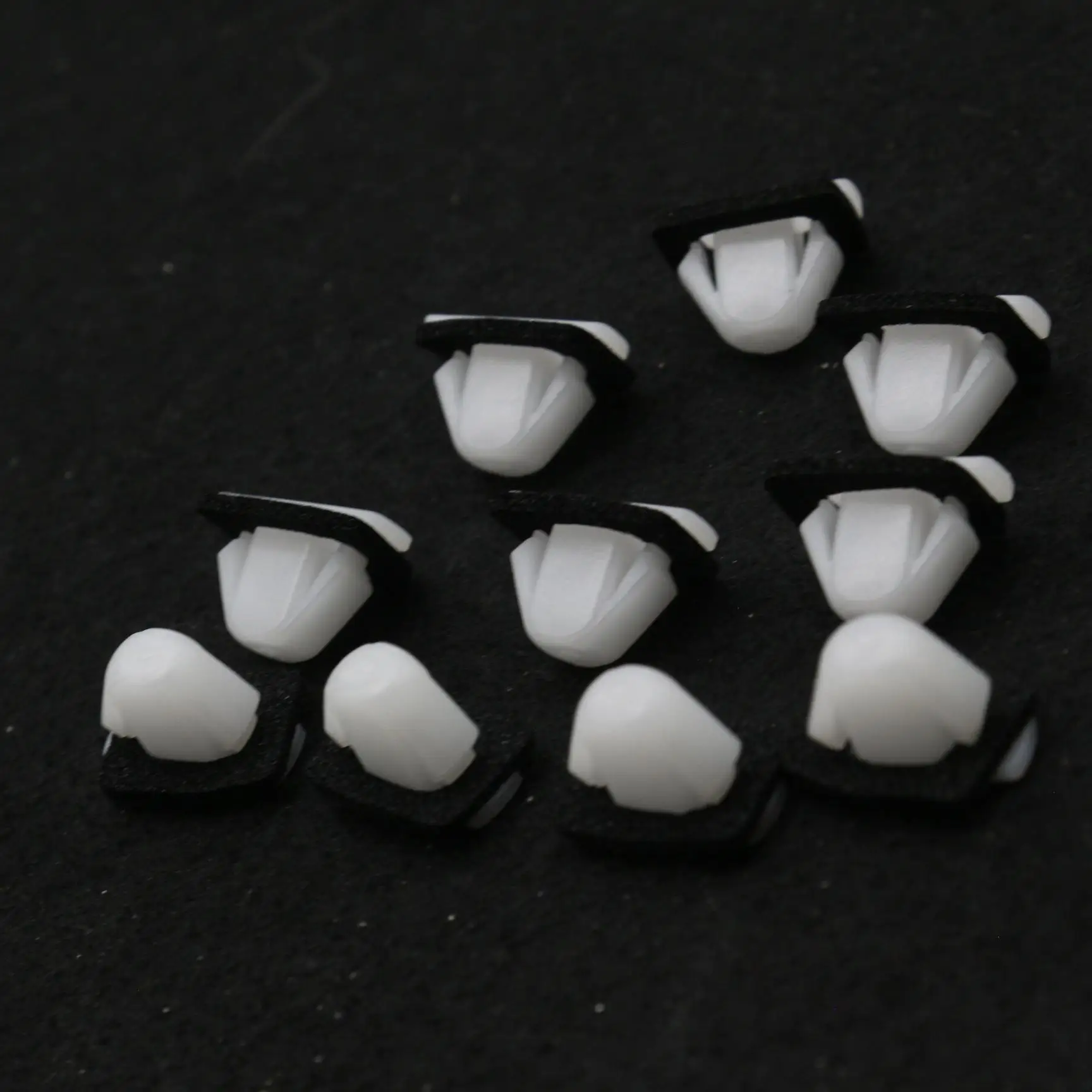 

10 шт. монтажные зажимы для литья талии с уплотнителем для Hyundai Sonata Hybrid 2011–2023, белая нейлоновая застежка 87715‐3S000