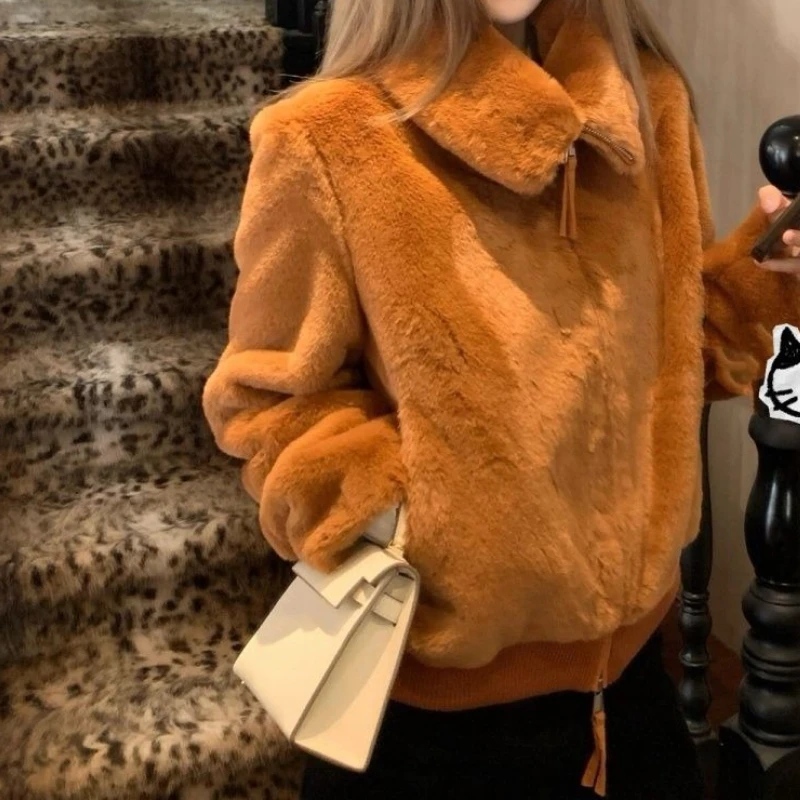 

Retro Collar 2025 New Fur Coat with Versatile Temperament, Showing Off Fur Top