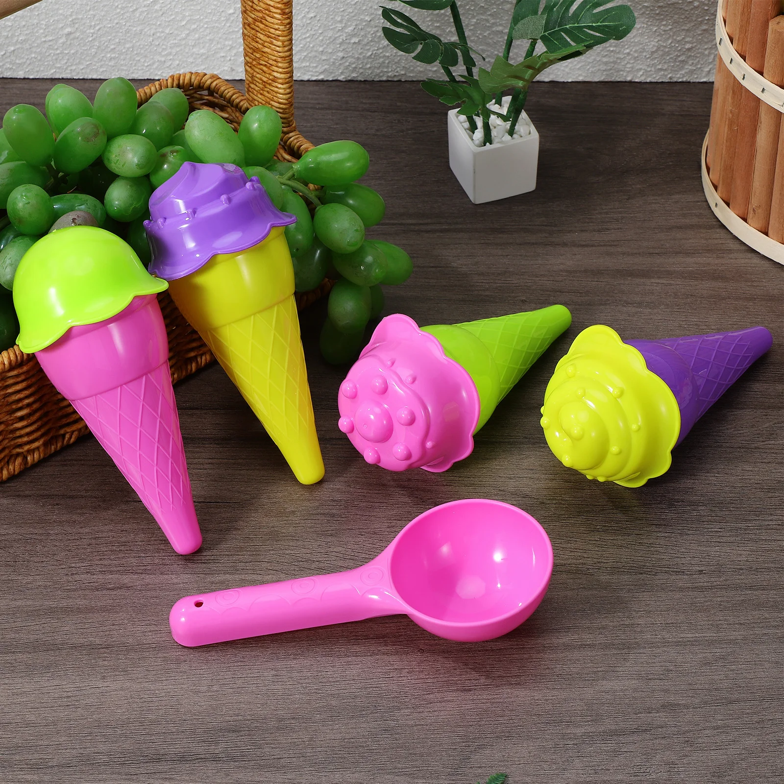 

1 Set Cones Plastic Reusable Moulds For Homemade Treats Crispy Texture Creamy Flavor Portable Design Travel Family Events Ice