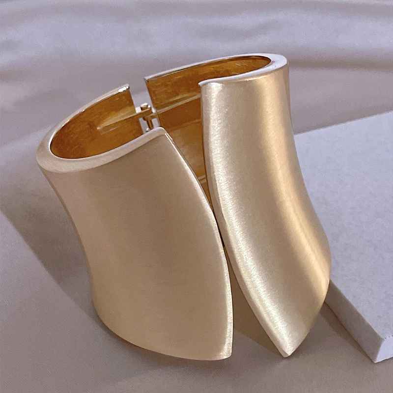 Exaggerated Chunky Heavy Metal Bracelet Bangle for Women Punk Goth Irregular Wide Gold Color Open Bracelet Party Jewelry Bijoux