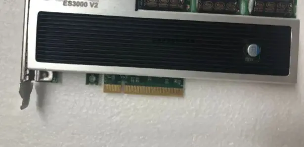 

Для ES3000 V2 CN21EEACJ 03022UUA 600G PCIE SSD