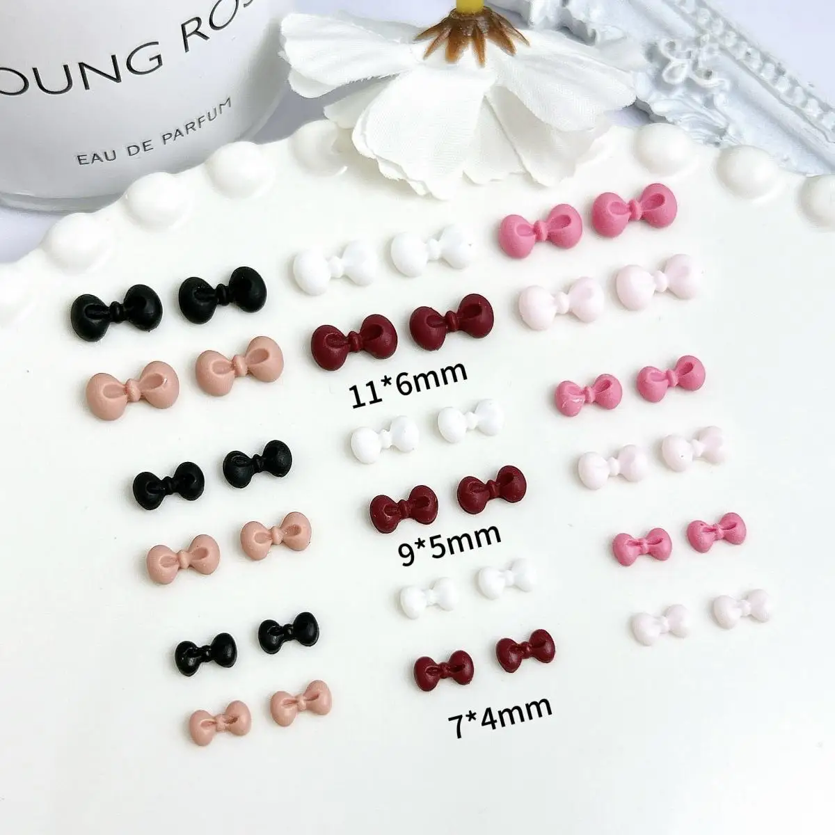 

50Pcs Solid Color Resin Ties Nail Charms 3D Mini Minimalist Bowknots Nail Art Decorations for DIY Phone Case Nails Accessories