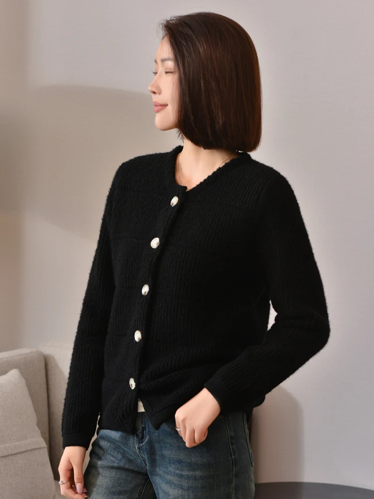

Ladies' luxurious soft and thick pure wool cardigan