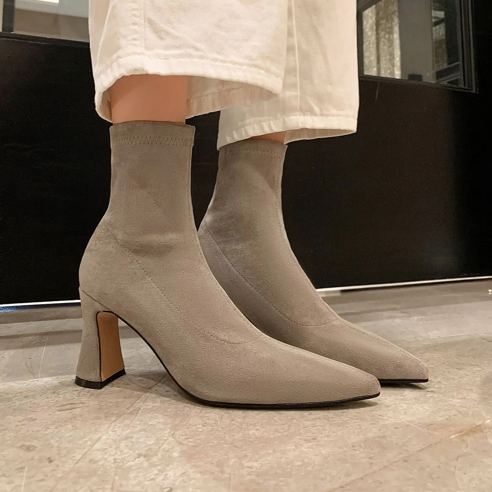 

2026 Autumn Elastic Suede Short boots Pointed toe Slip-on Chunky heels Skinny boots Simple style Large size boots