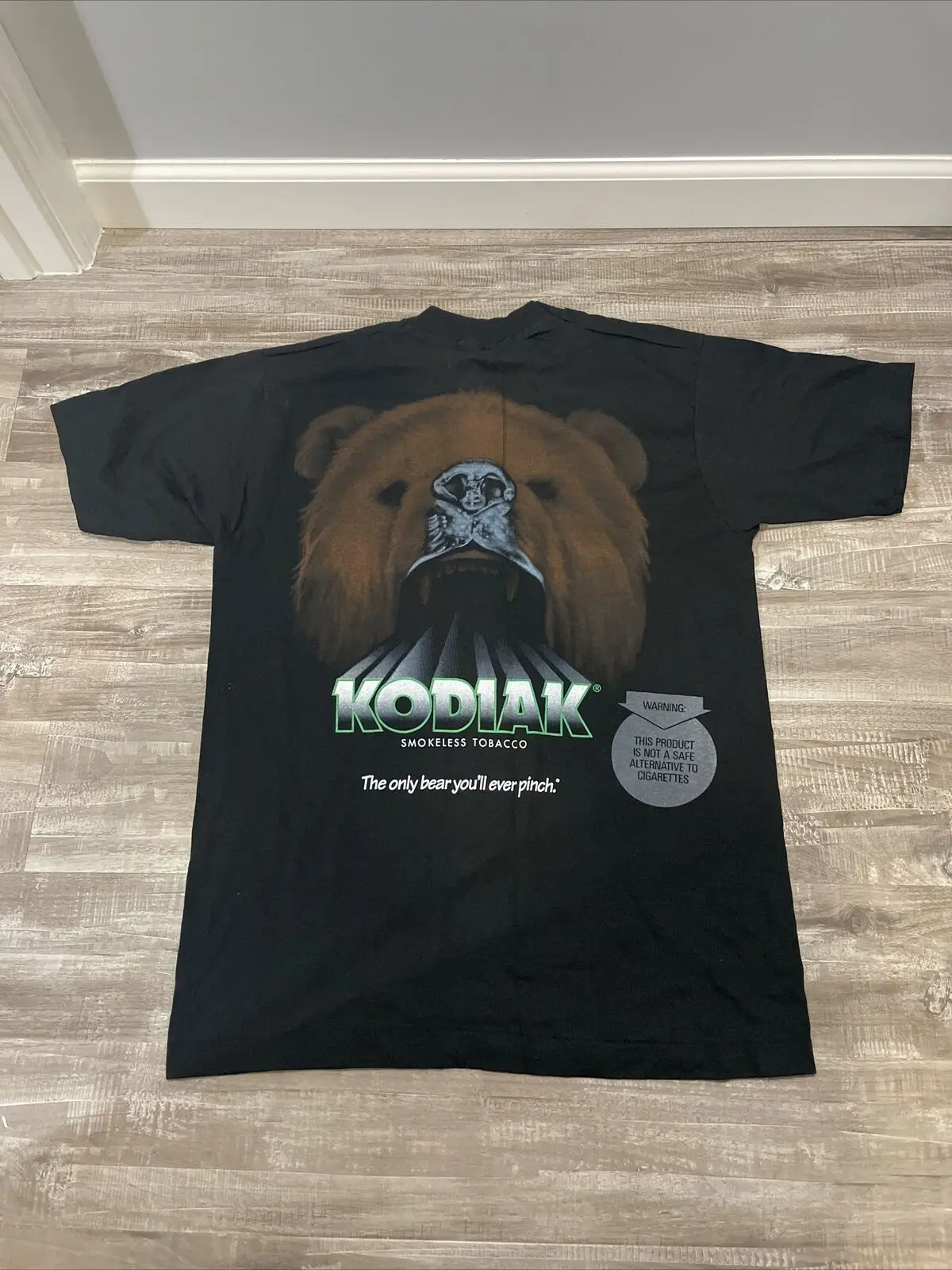 Vtg 90s Kodiak Tobacco Bear T Shirt Sz M SS Made in USA NWOT