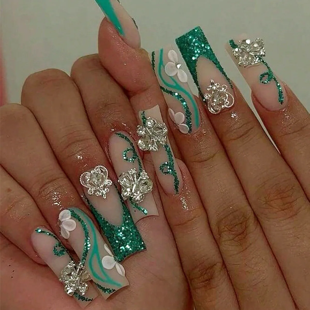 Nail Art Wearing Nail Green Glitter Bright Diamond Light Luxe Franse nagelplaat Afgewerkte bloemstijl Frosted nagelplaat