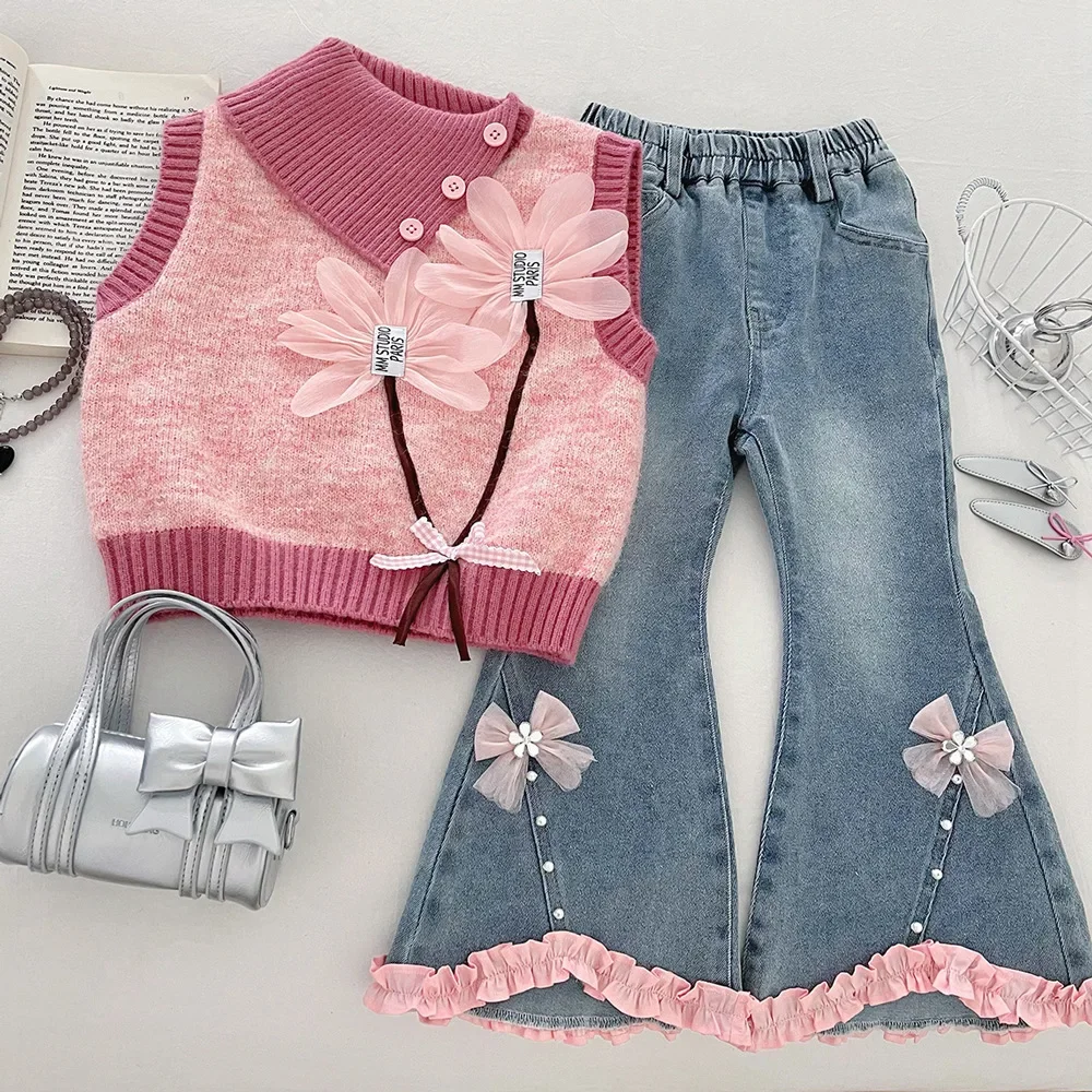 

Осенне-зимний новый детский комплект в корейском стиле: жилетка с цветочным принтом, рубашка и джинсы Micro La для девочек, три предмета, 2026