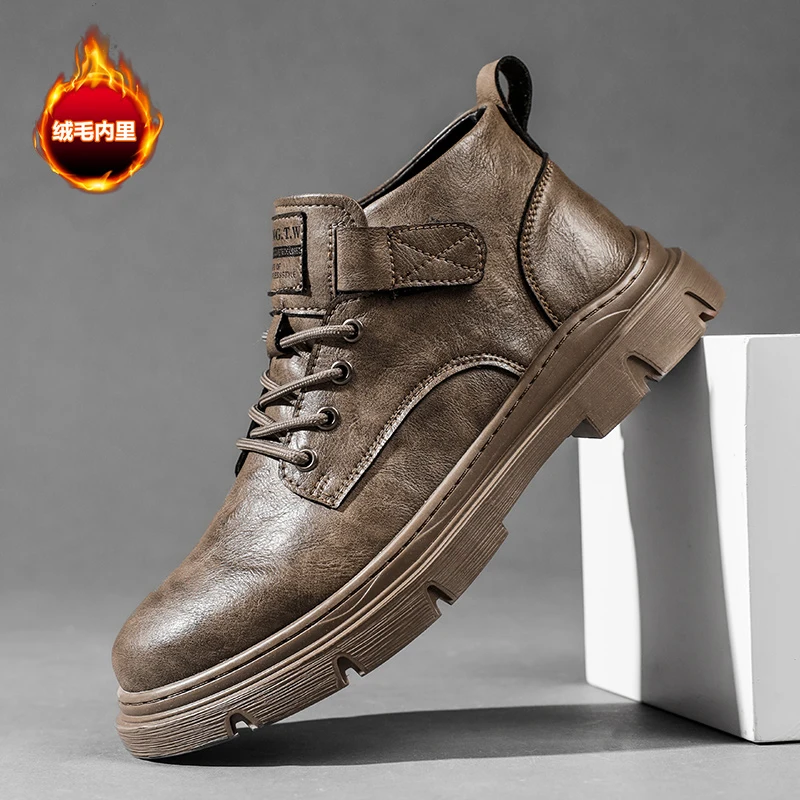 أحذية جلدية صفراء كبيرة للزوجين: أحذية رجالية جديدة لخريف وشتاء 2025، أحذية قصيرة على الطراز البريطاني، نعل سميك عالي الجودة