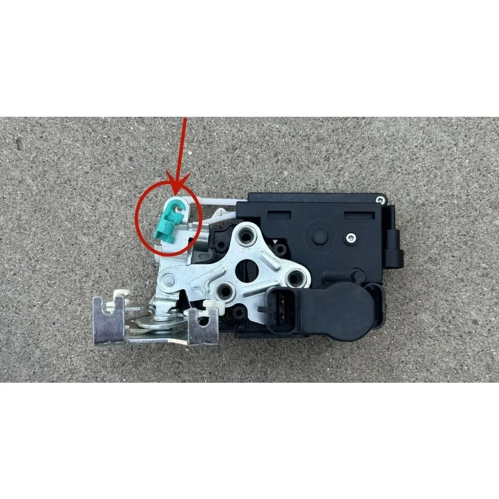 For Daimler for AUMAN New GTL Xinghui Star Wing EST Galaxy Truck Door Lock Cylinder Central Locking Module H4610150023/24