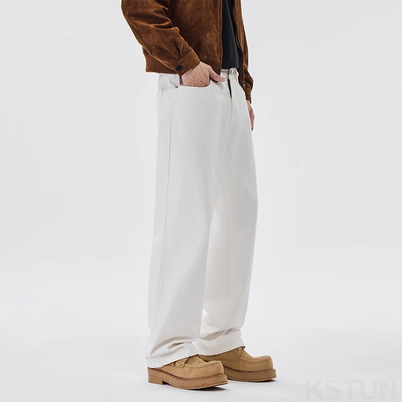 กางเกงยีนส์ผู้ชาย KSTUN ผ้าฝ้าย 100% สีเบจ ทรงหลวม ยืดได้ ทรงตรง สไตล์ลำลอง กางเกงเดนิม สตรีทแวร์ ขากว้าง ไซส์ใหญ่ ใส่สบาย