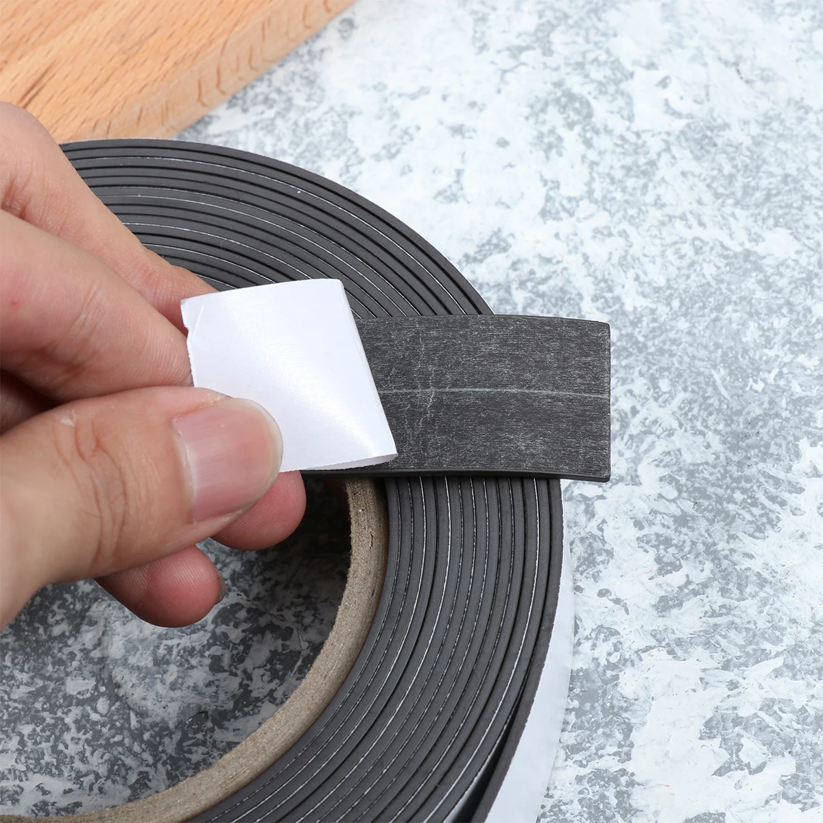 

5m Flexible Adhesive Rubber Strip for Pictures Magnet Sheet Art Ideas Projects for School -25x1.5mm (Black)