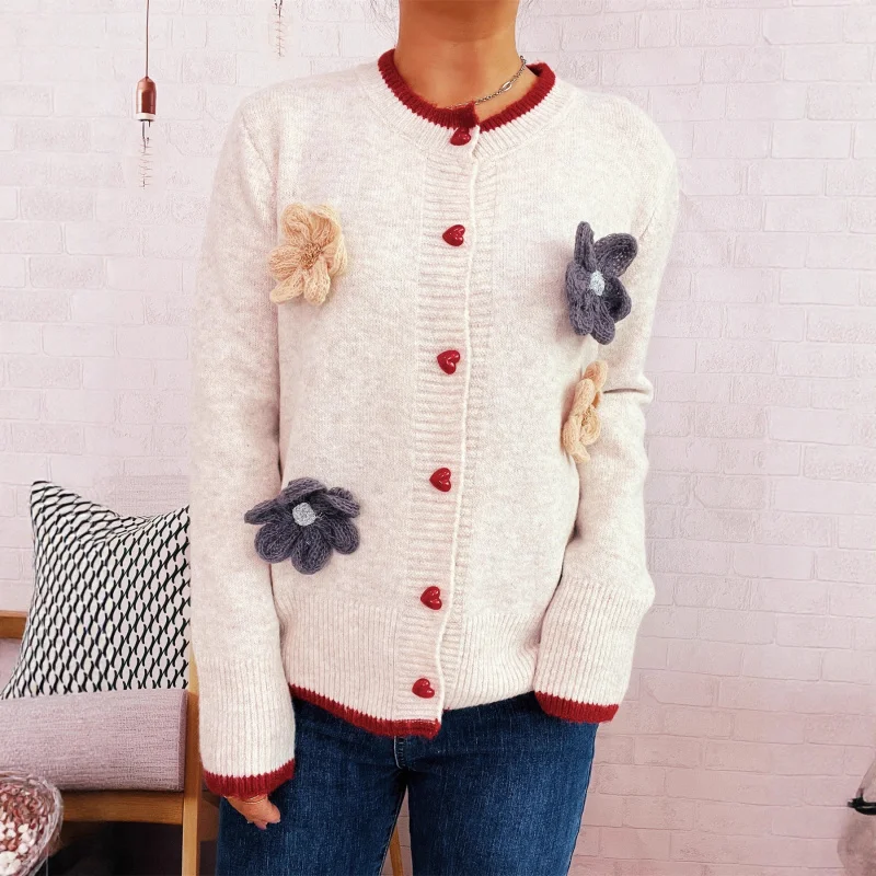 

Осенне-зимний милый стильный повседневный трехмерный цветочный декор контрастного цвета с круглым вырезом вязаный свитер кардиган