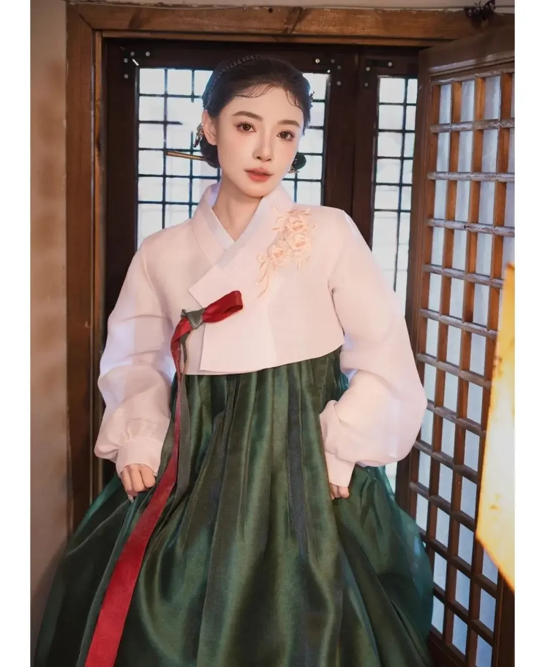 Costumes de spectacle Hanbok vert, robe de cour traditionnelle coréenne pour femme, Costumes de danse coréenne de minorité ethnique, nouvelle collection