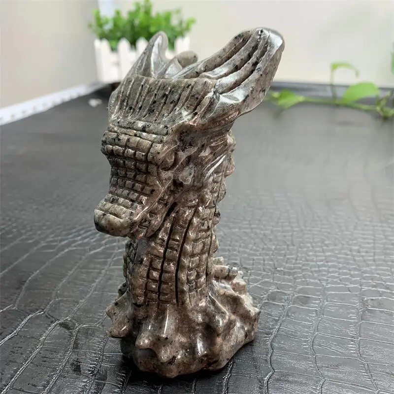 

14CM Natural Yooperlite Dragon Skull Carving Carvings Crystal Powerful Energy Wicca Decor Home Decoration Gift 1pcs