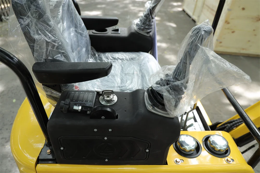 Mini excavator with 0.8 tons capacity n New crawler excavator with EPA-approved Kubota engine 1-year warranty excavator