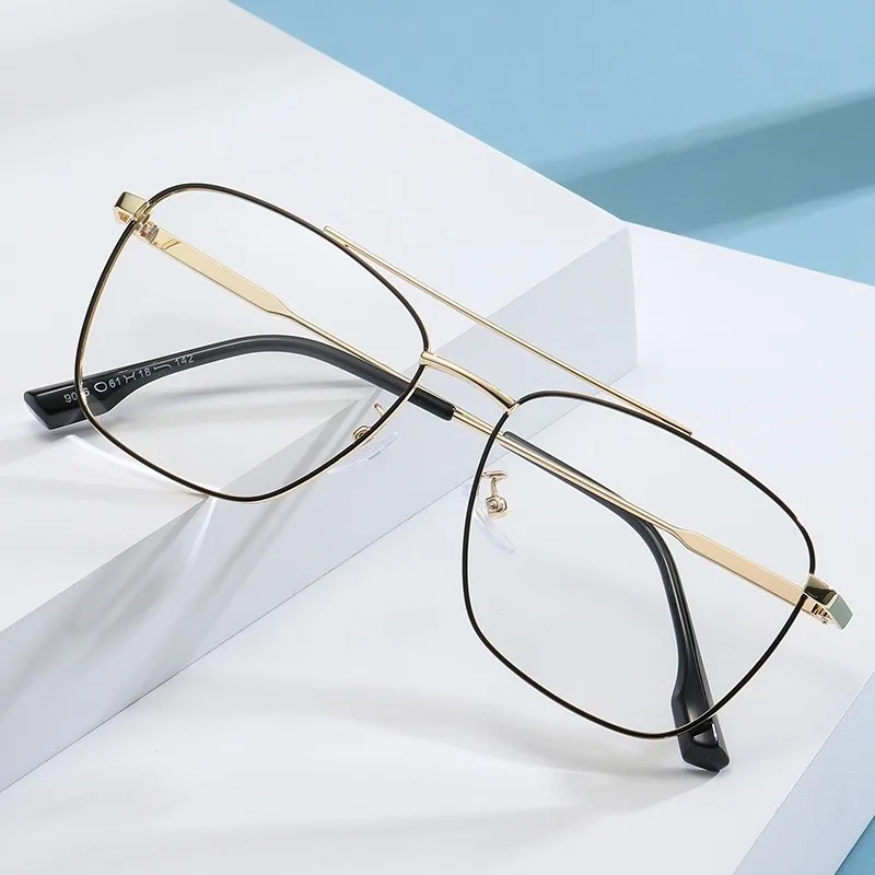 2pcs Photochromic Anti Radiation Glasses Women Man Anti Blue Ray Computer Eyeglasses 2 in 1 Eyeglasses Anti UV400