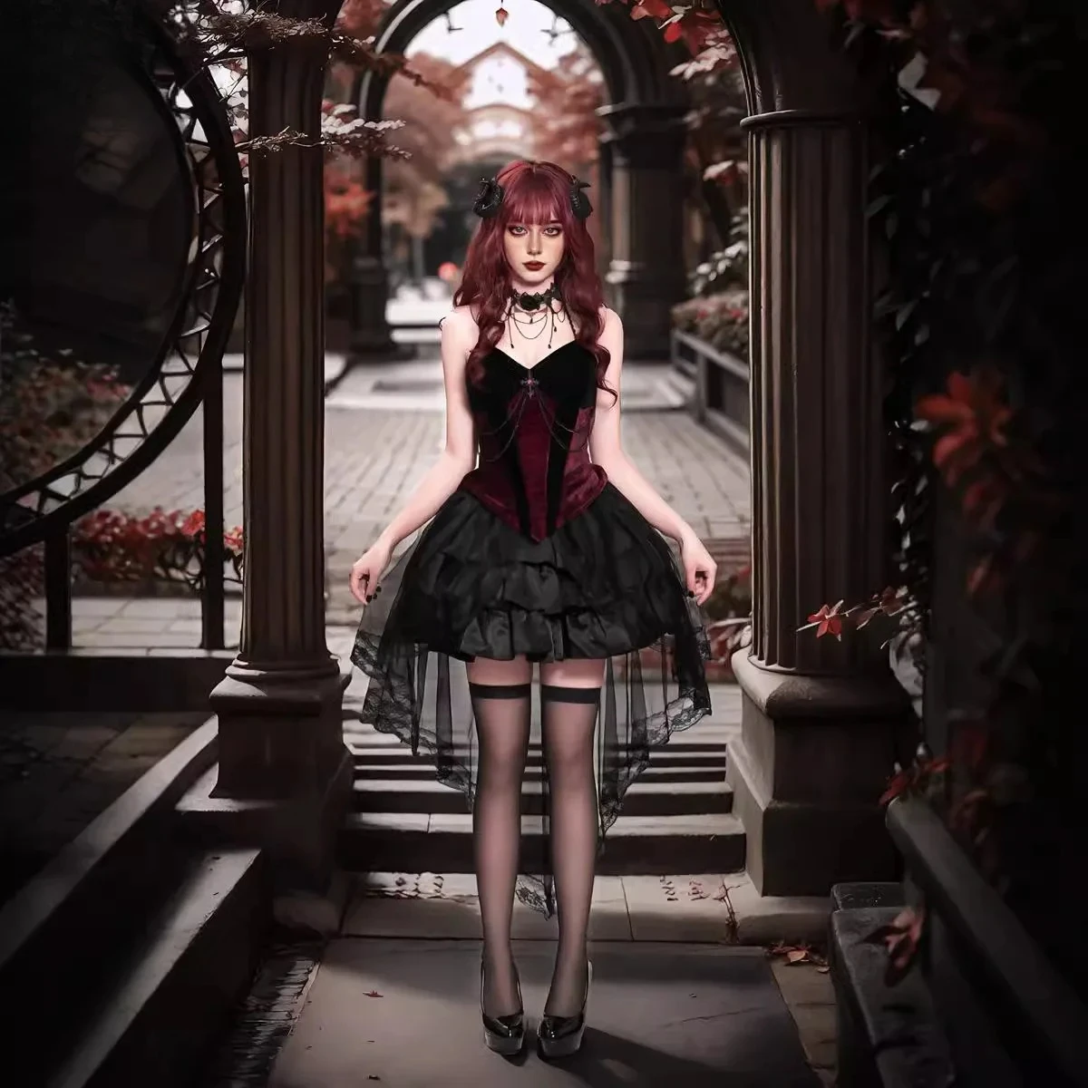 

Gothic Demon Cosplay Dress Set - Black & Burgundy Corset Gown with Lace Details & Horn Headpiece, Dark Fantasy Themed Attire