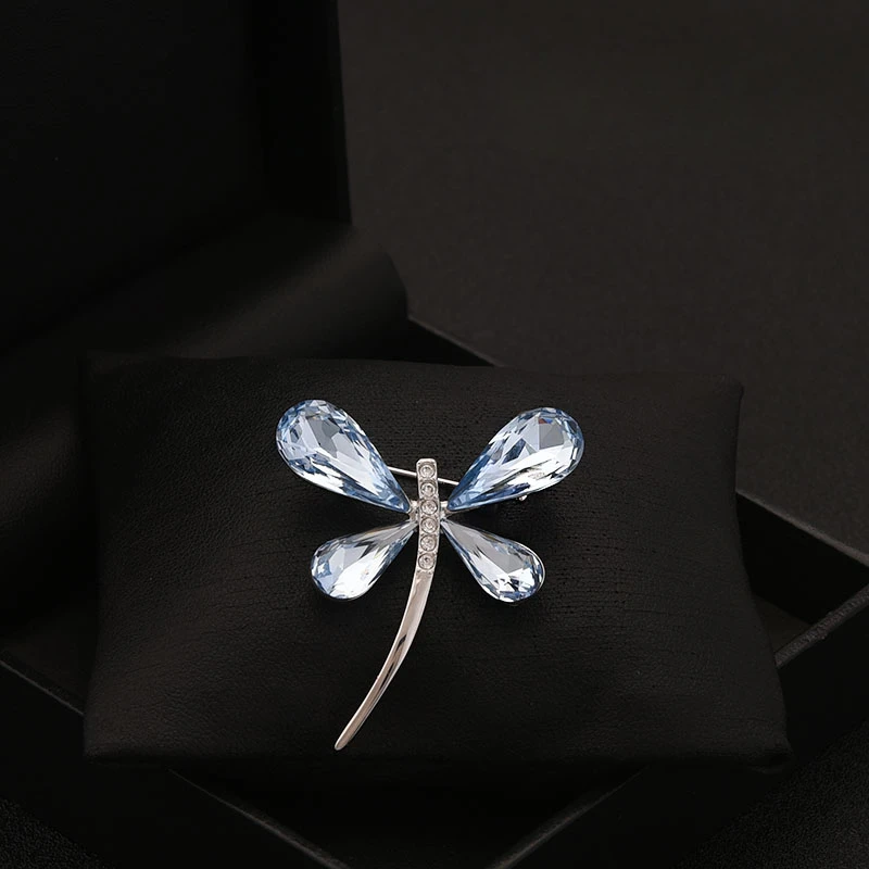 

Luxury Super Flash Blue Crystal Dragonfly Brooch Women's Suit Coat Breastpin Corsage Accessories Neckline Fixed Pins Buckle 6159