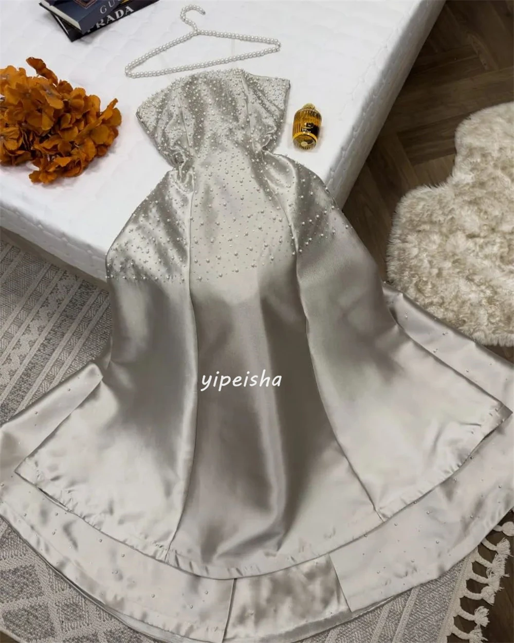 Personalizado estilo moderno perla escalonado lentejuelas plisado acanalado A-line vestidos largos sin tirantes vestidos de noche clásico exquisito