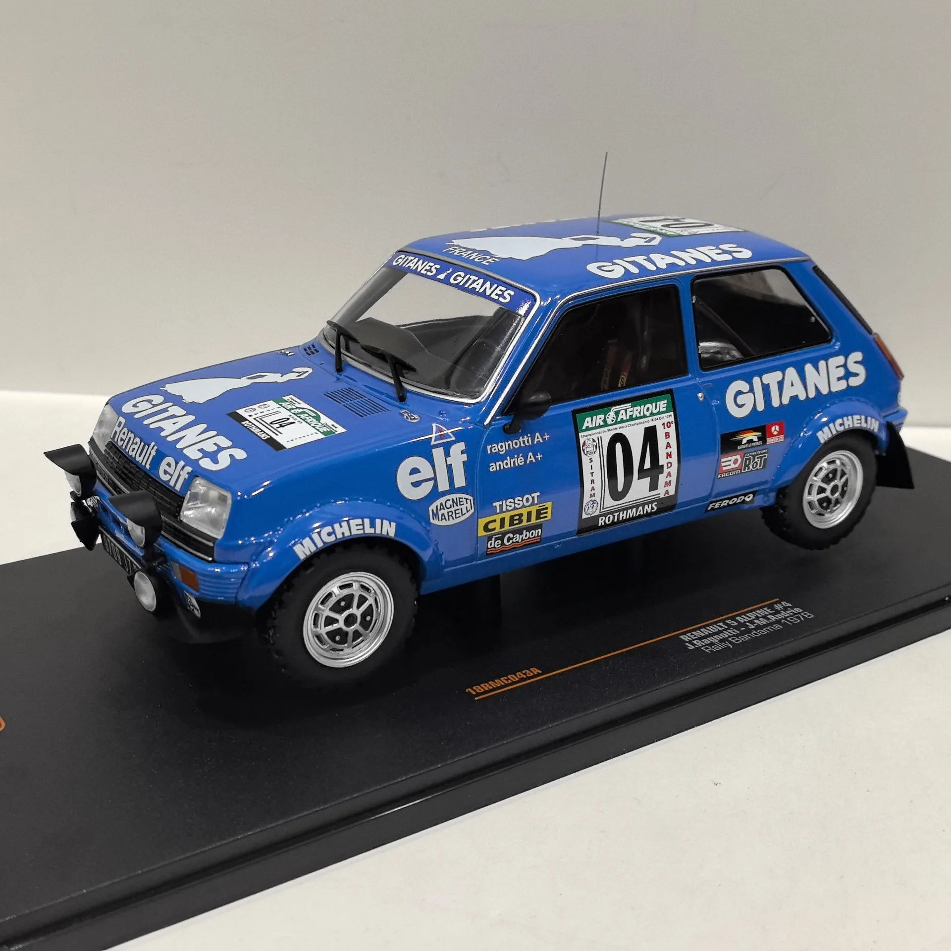 

Diecast IXO 1/18 Scale RENAULT 5 ALPINE #4 1978 Renault Racing Alloy Car Model Collectible Toy Gift Souvenir Display Ornament