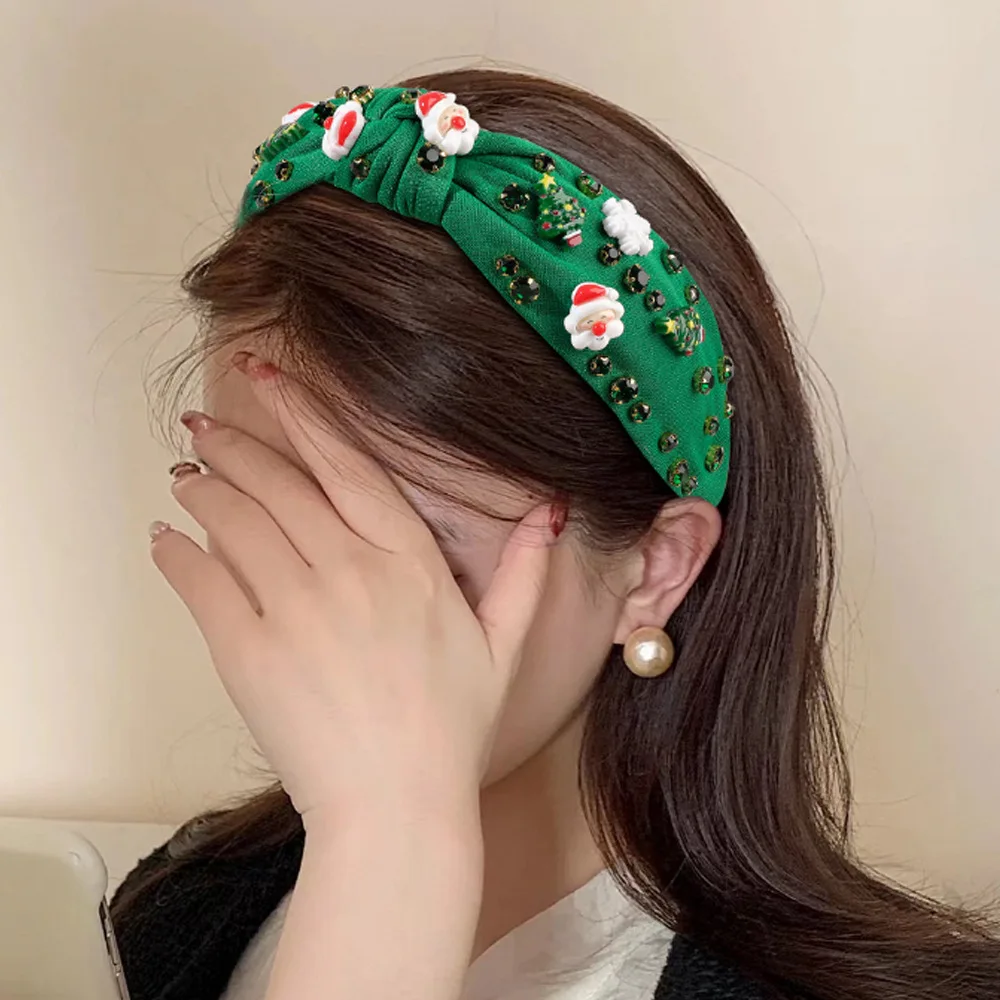 

Stylish and Eye-Catching Headband for Women Embellished with Studded Diamonds and Pearls Perfect Choice for Festive Occasions