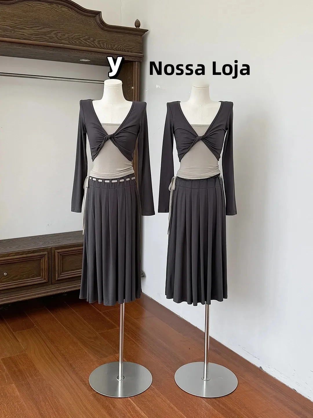 ballet-style-knitted-three-piece-set-v-neck-knot-color-block-layering-slimming-skirt-for-women-autumn-fashion-ensemble