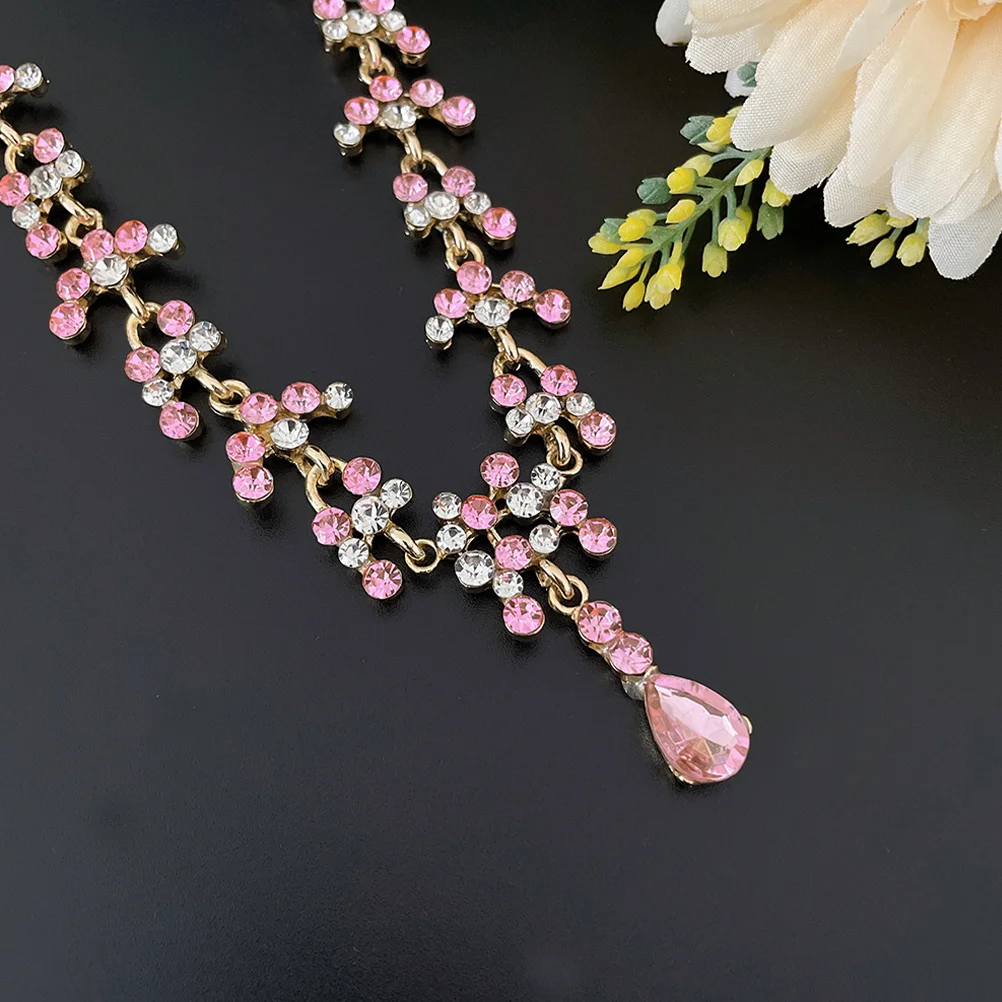 

1Set Women Jewelry Set Crystal Drop Rhinestone Necklace Earrings Delicate Pendant Dangle Design Suitable for Bride Wedding Party