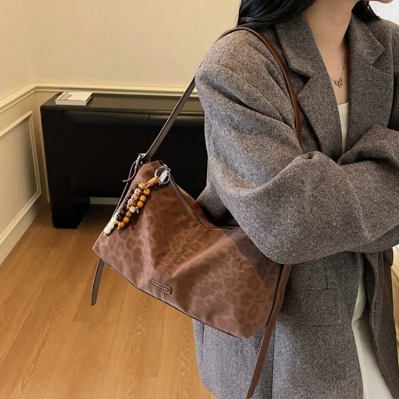 

Универсальная гладкая женская сумка через плечо для подмышек, офисная повседневная работа, деловая поездка, привлекательная, изысканная, шикарная, вневременная