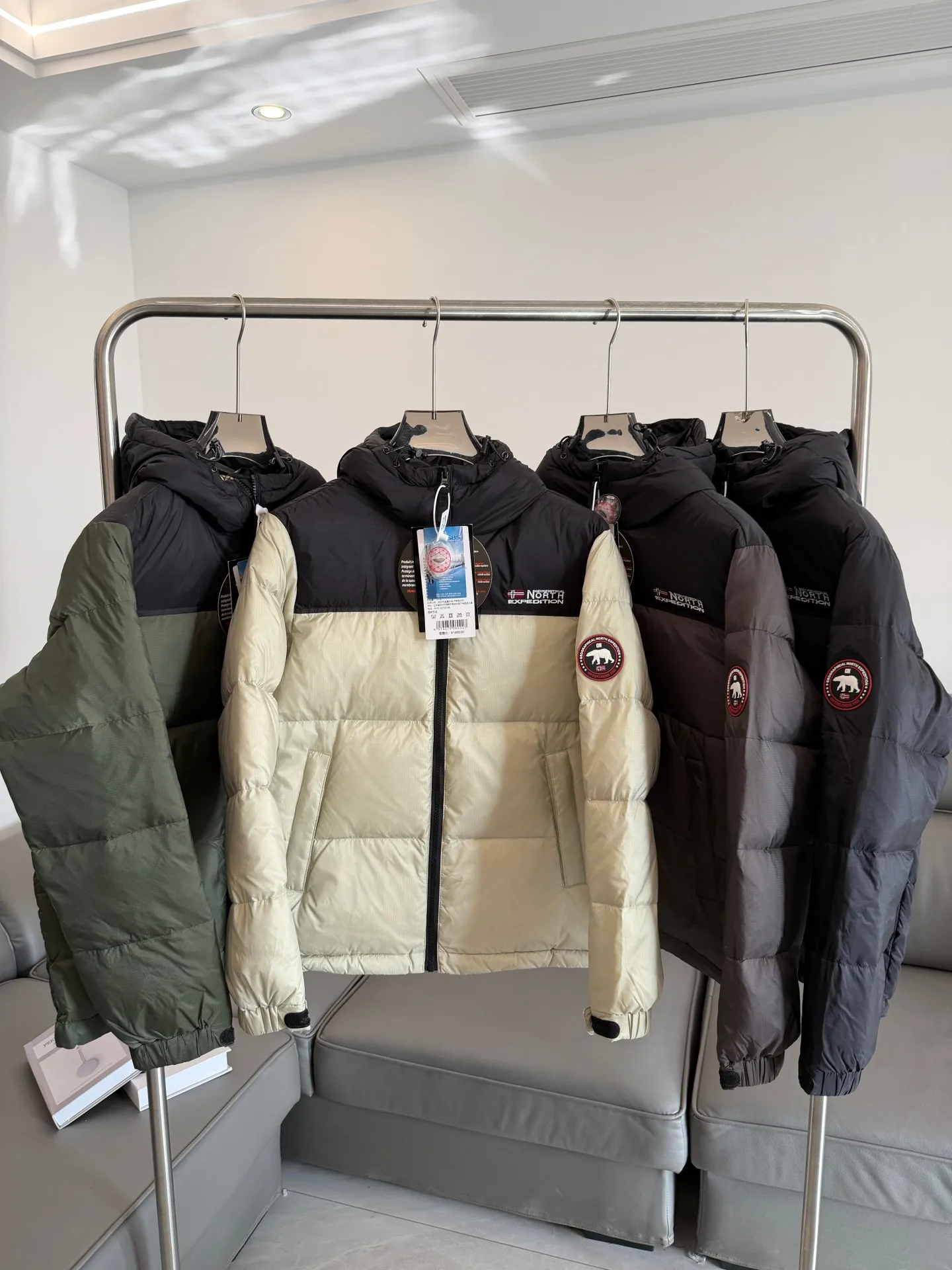 

Nordic aphene Heat Storage Men's down Jaet Anti-Waterproof Hooded Warmth Outdoor Sle Thiened Long Sve Zipper Closure