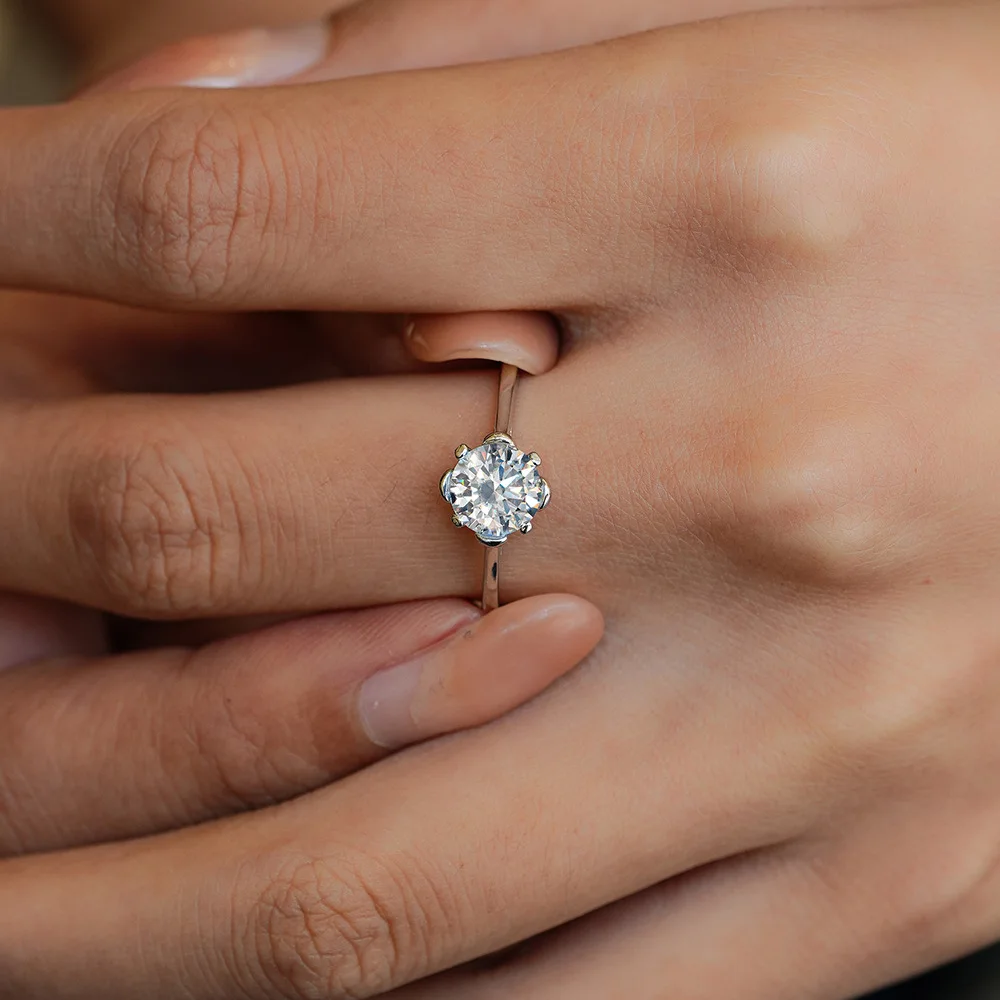 

S925 Silver Ring Korean Style Fashion High-End Four Prong Ring Suitable for Daily Wear Valentine’s Day Gift for Girlfriend