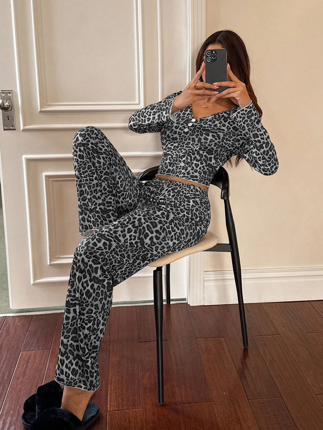 2026 New Fashion Leopard Print Pajama Sets Women's Sexy Retro V-Neck Long Sleeve Crop Tops Pants American Style Casual Homewear