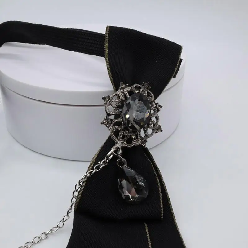 652f女性男性が事前に縛られたネクタイメタルチェーンラインストーンスクールユニフォームネックタイ