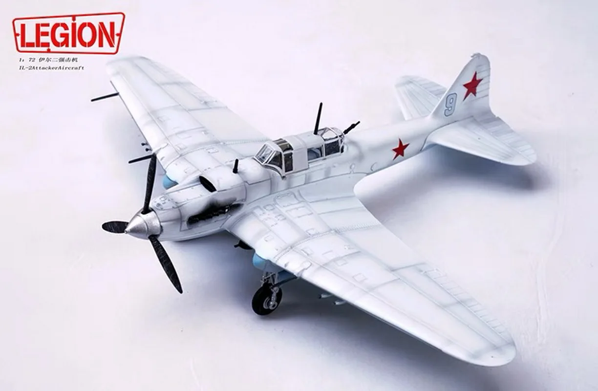 Metal 1/72 Scale IL-2 Attacker Aircraft Ilyushin Shturmovik Model Russia Fighter Alloy Military Army Soldier Fashion Gifts