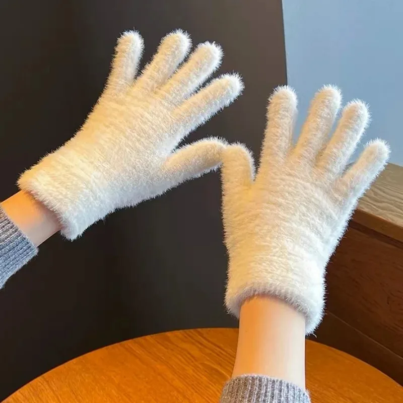 Guantes de terciopelo de Coral suave para mujer y niña, manoplas cálidas de felpa gruesa de dedo completo, calentador de manos de moda coreana,