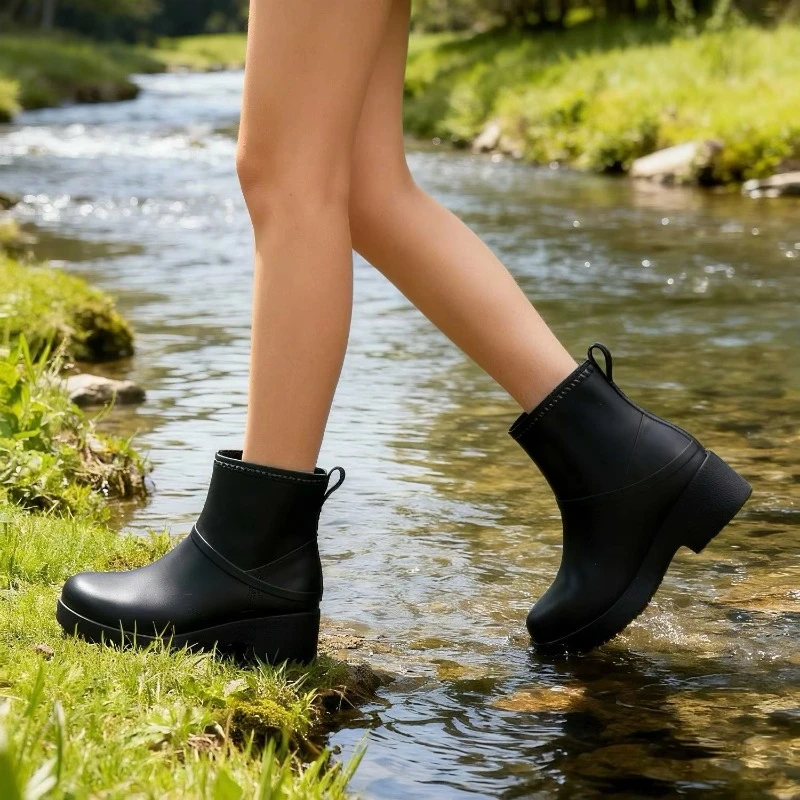 2026 New Women's Japanese Style Short Tube Rain Boots Fashionable Waterproof Non Slip Kitchen Work Footwear