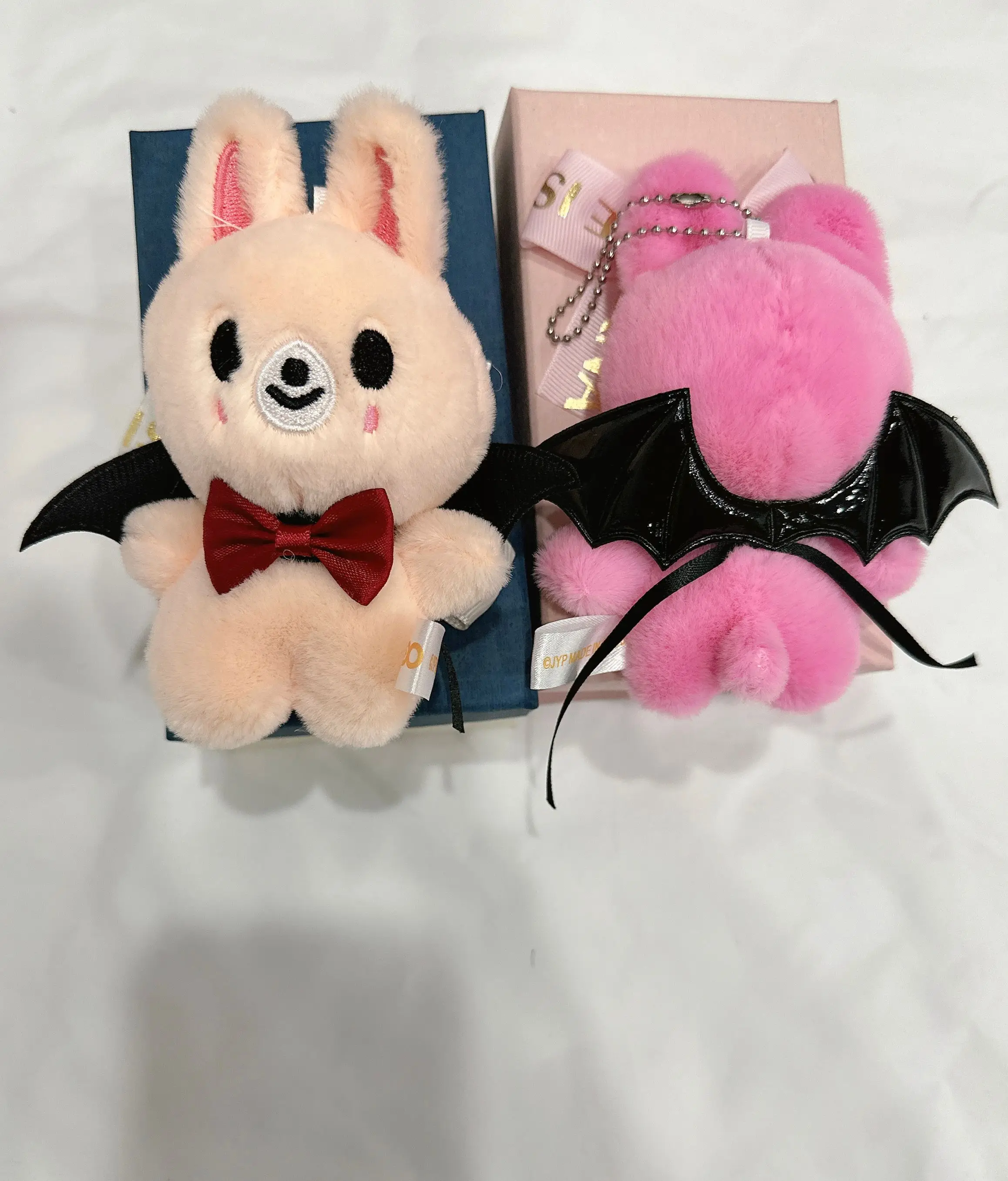 

Halloween Cute Plush Keychain SKZOO Angel Wings Backpack Ornament Gift Must-Have for Fans Halloween Christmas Thanksgiving Gift