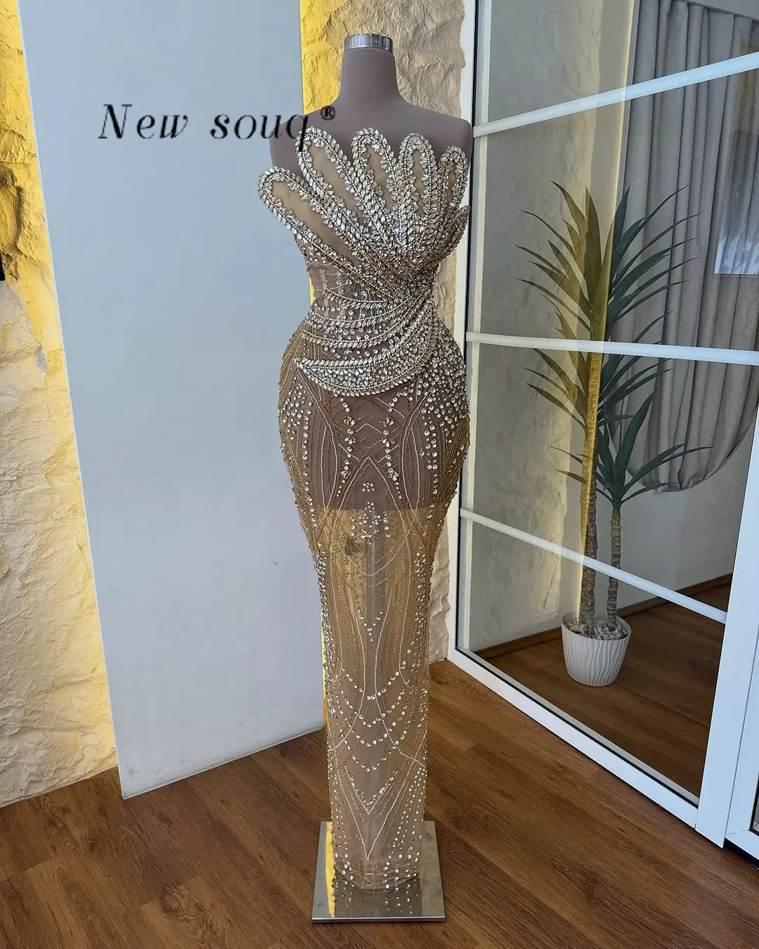 

Вечерние платья с золотыми блестящими кристаллами, современные модные длинные платья без бретелек на заказ, Дубай 2026, халаты для свадебной вечеринки