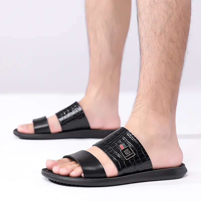 Men's Slide Sandals with Crocodile Texture Straps for Casual Wear, Lightweight and Comfortable Design Perfect for Beach, Pool or