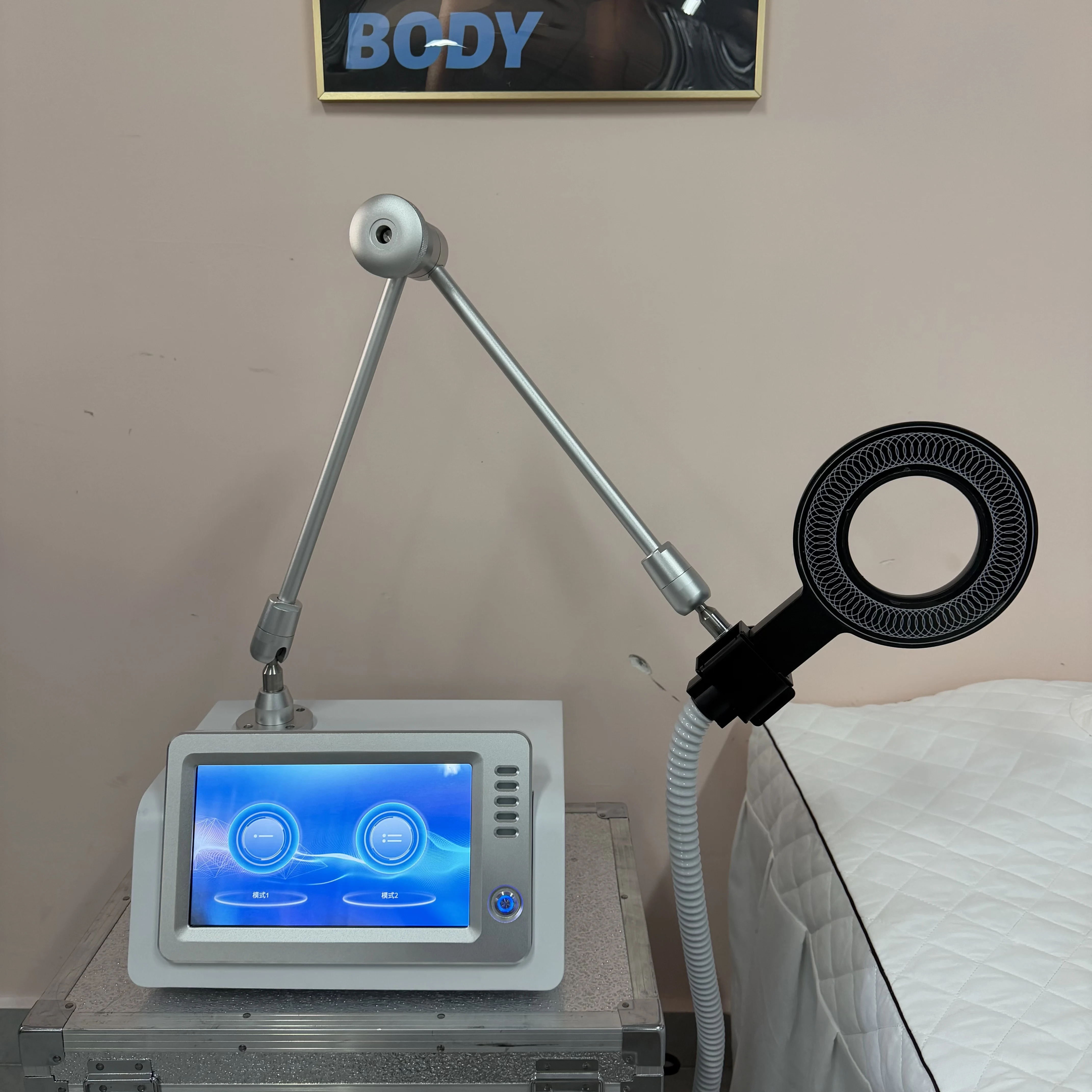 

Новая распродажа, новейшая портативная машина 5-фиомагнето для хронической боли и дегенеративного артрита