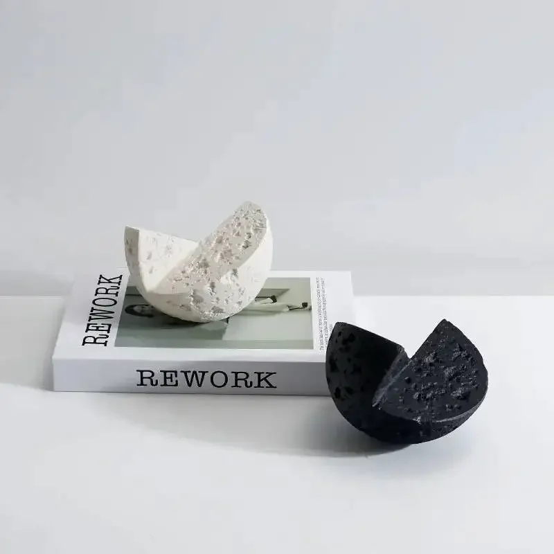 Resin Handicraft Creative Geometric Cut Round Ball Irregular Grooves Meteorite Geometric Sphere Home Decoration Accessories