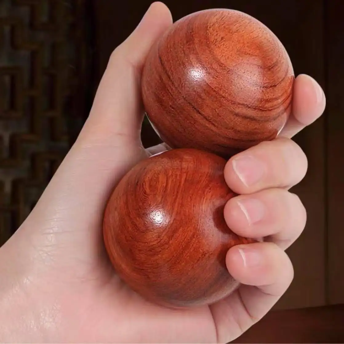 Wooden Rolling Ball Set 2-Pack, practical hand training and massage tool. Reduce stress and promote hand muscle movement.